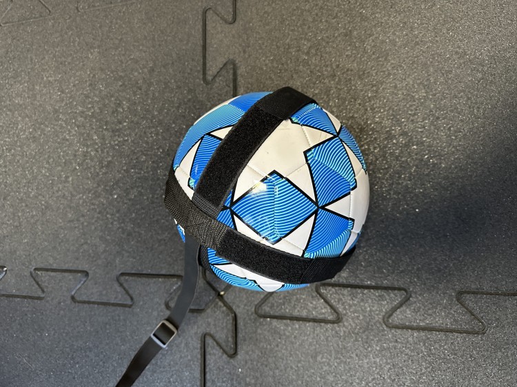 Trenażer do piłki nożnej pas treningowy z gumą elastyczną